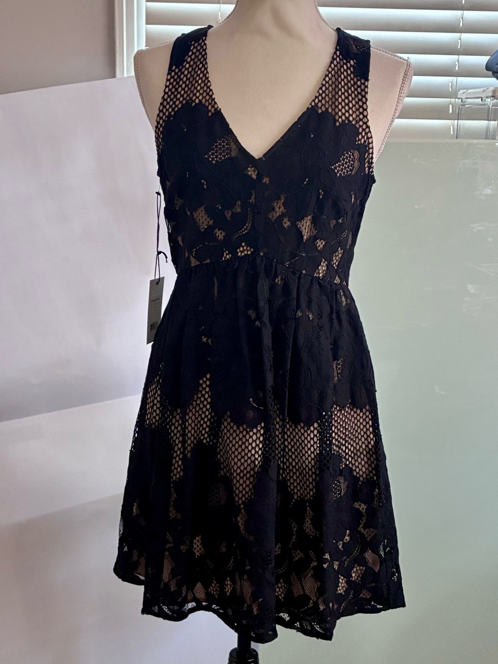 ALI & JAY Black Floral Lace V‑Neck Mini Dress